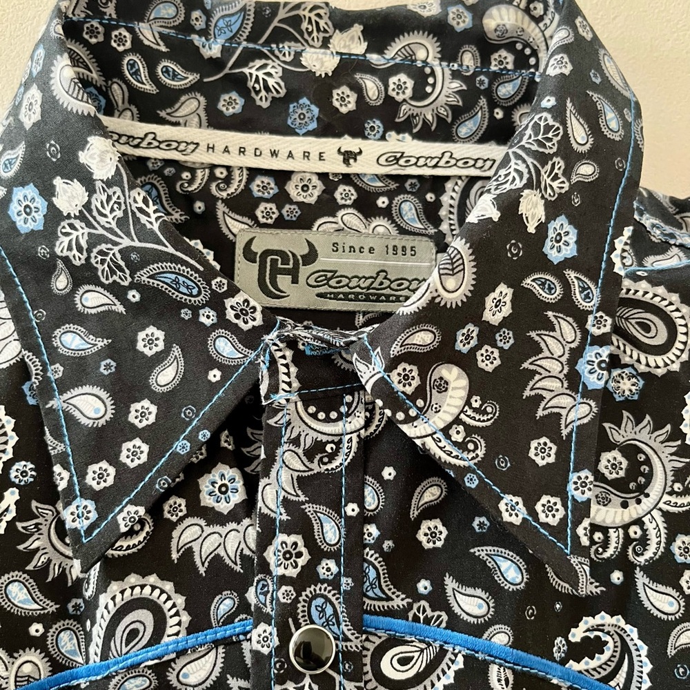 Men’s Cowboy Hardware Long Sleeve Western Shirt!